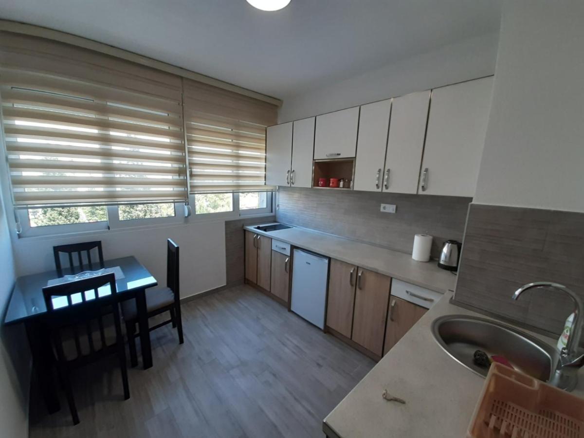 Renta Stan Apartman Odmor พอดโกริกา ภายนอก รูปภาพ