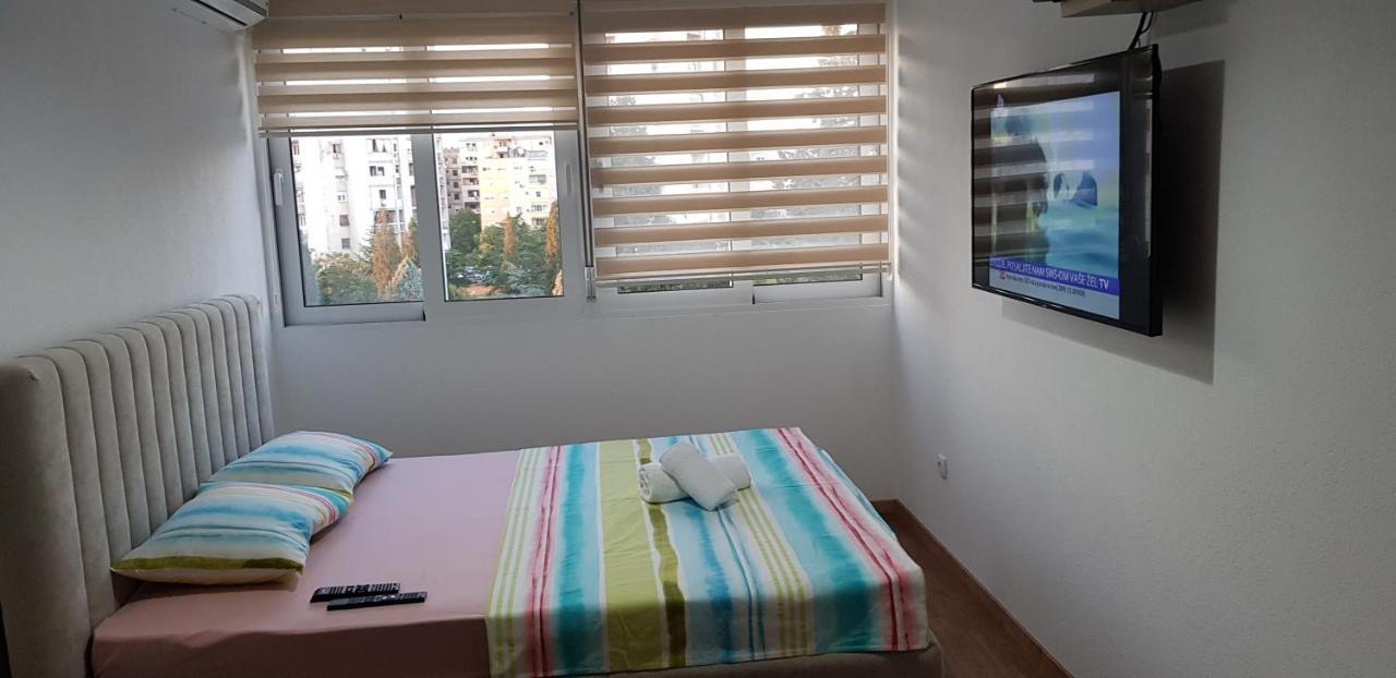 Renta Stan Apartman Odmor พอดโกริกา ภายนอก รูปภาพ